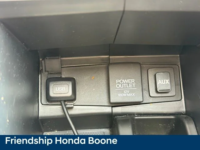 Used 2014 White Honda EX-L image 28