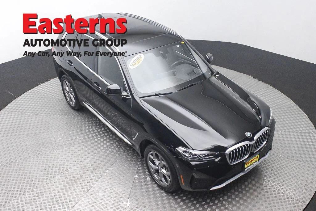 Used 2024 Black BMW xDrive30i image 3
