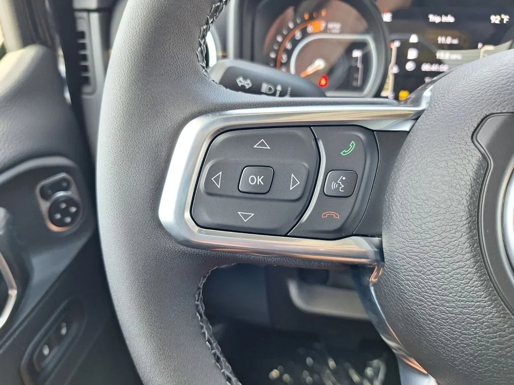 2025 Jeep Wrangler 4-Door Sahara - Photo 22