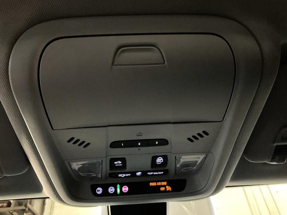 Used 2024 Gray Chevrolet Premier image 28