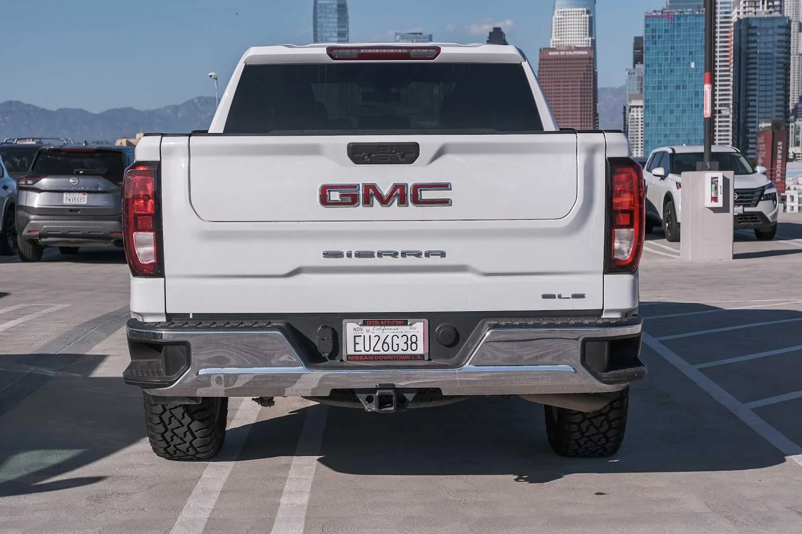Used 2022 Summit White GMC SLE image 5