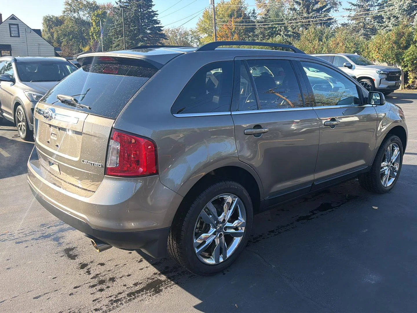 Used 2013  Ford Limited image 3