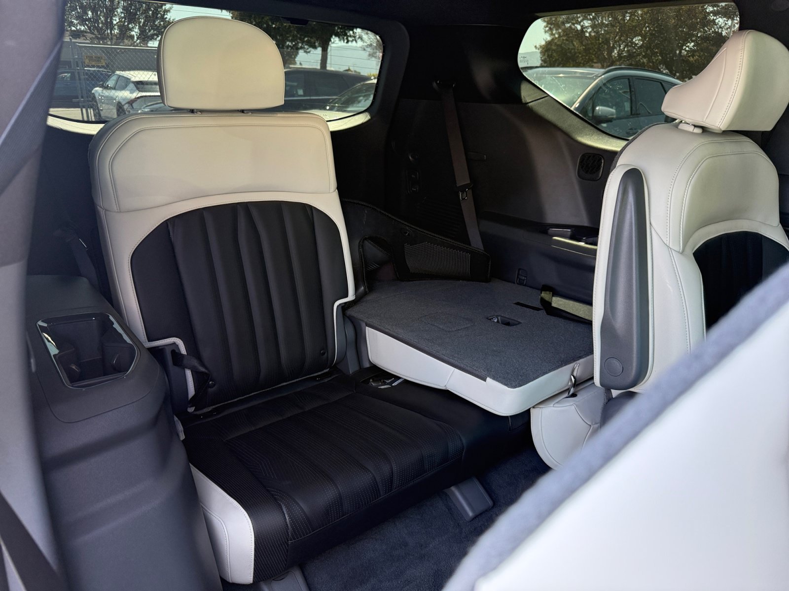 Certified Used 2024 Snow White Pearl Kia GT-Line image 21