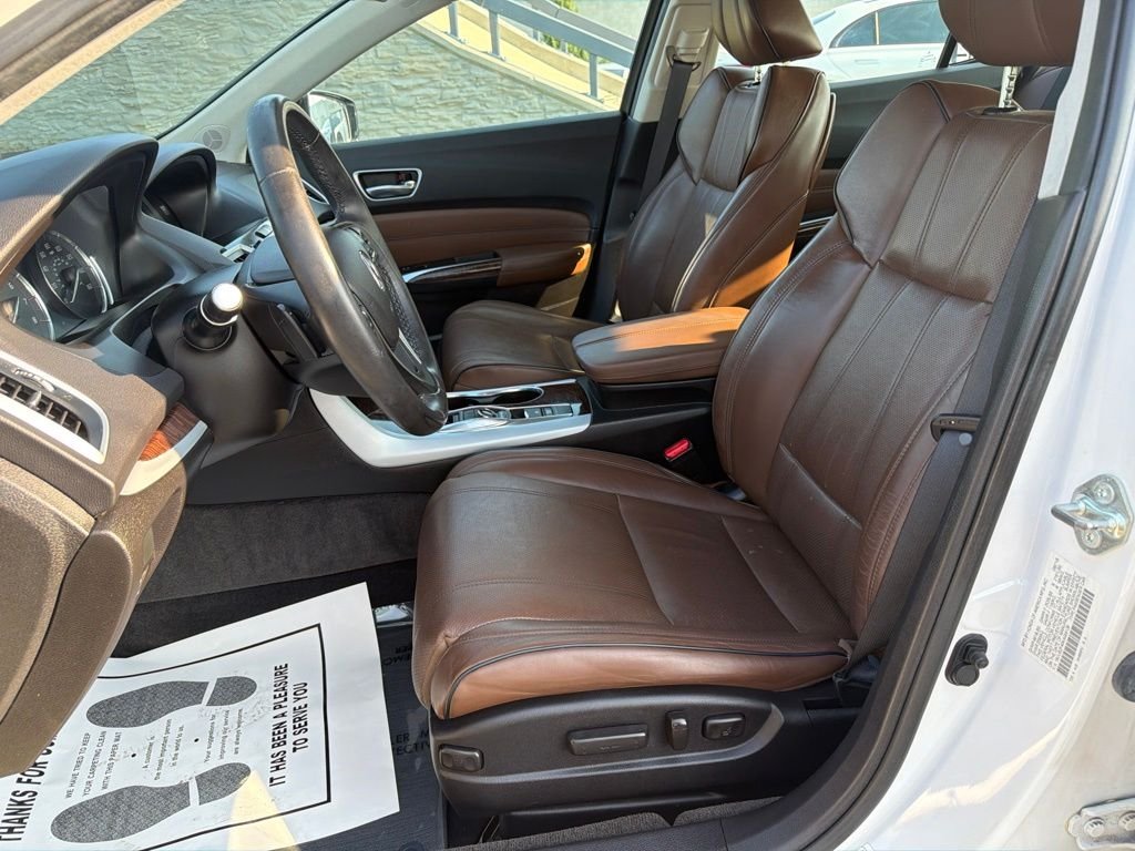 Used 2019 White Acura 3.5L Technology Pkg image 10
