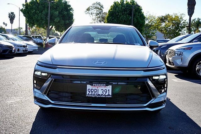 Used 2024 Silver Hyundai SEL image 4