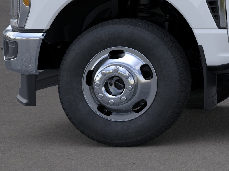New 2026 Oxford White Ford XLT image 19