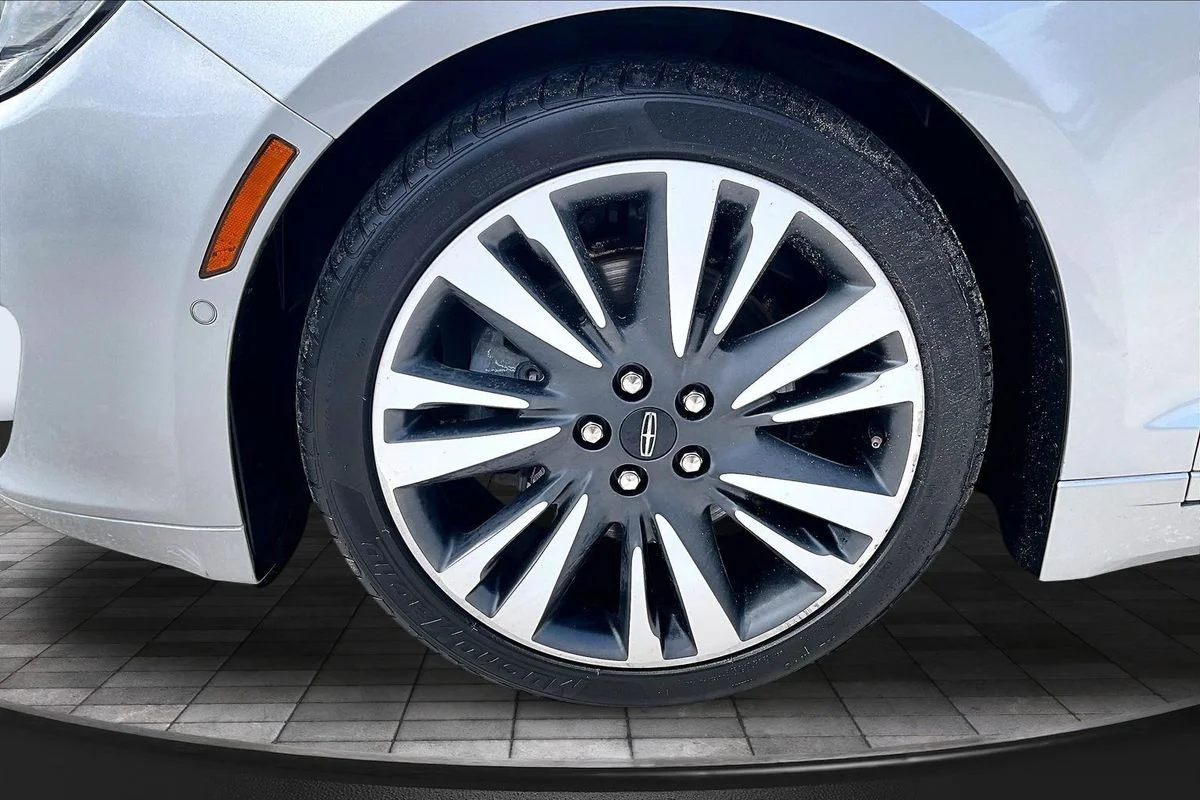 Used 2019 Silver Lincoln Reserve II image 36