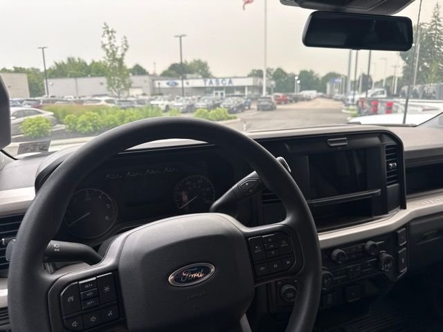 2025 Ford F-350 Super Duty Chassis Cab XL - Photo 16