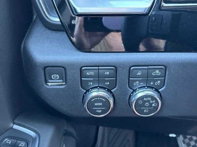 New 2026 Onyx Black GMC SLT image 32