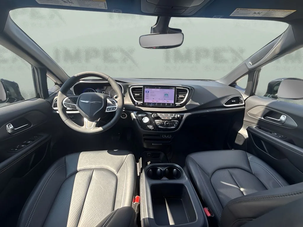 Used 2025 Black Chrysler LX image 8