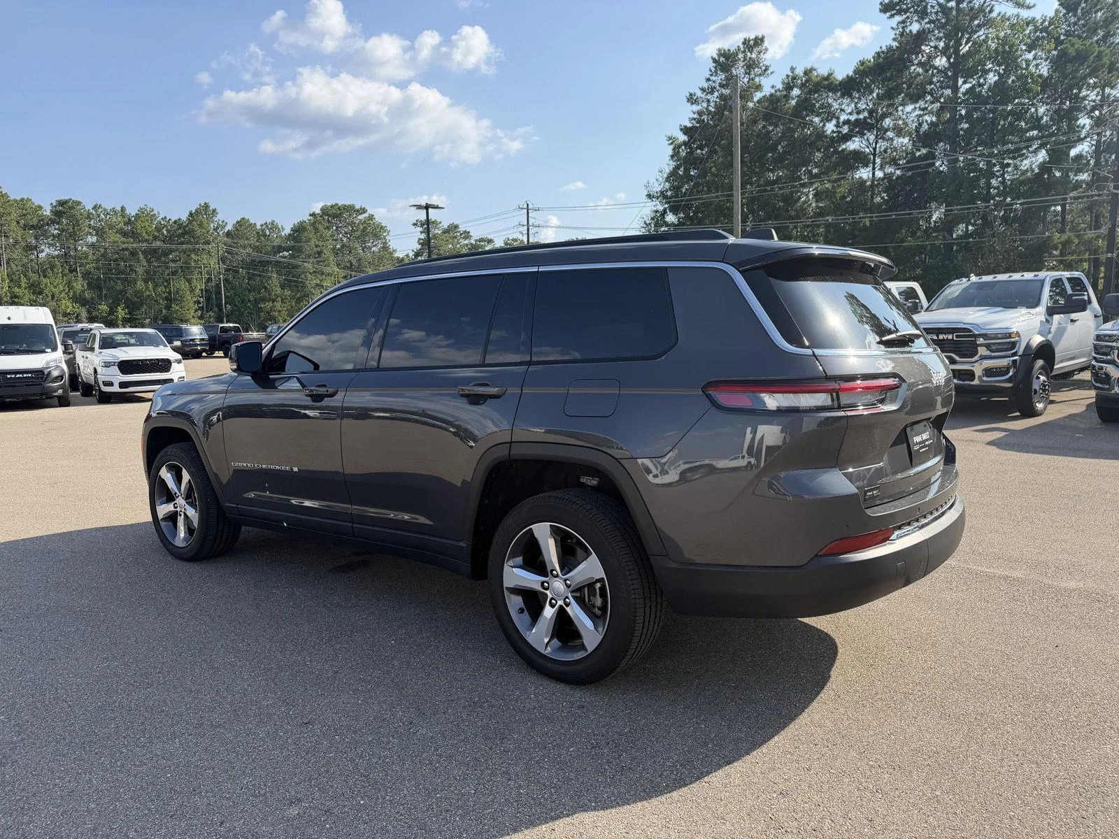 Used 2025 Baltic Gray Metallic Clearcoat Jeep Limited image 4