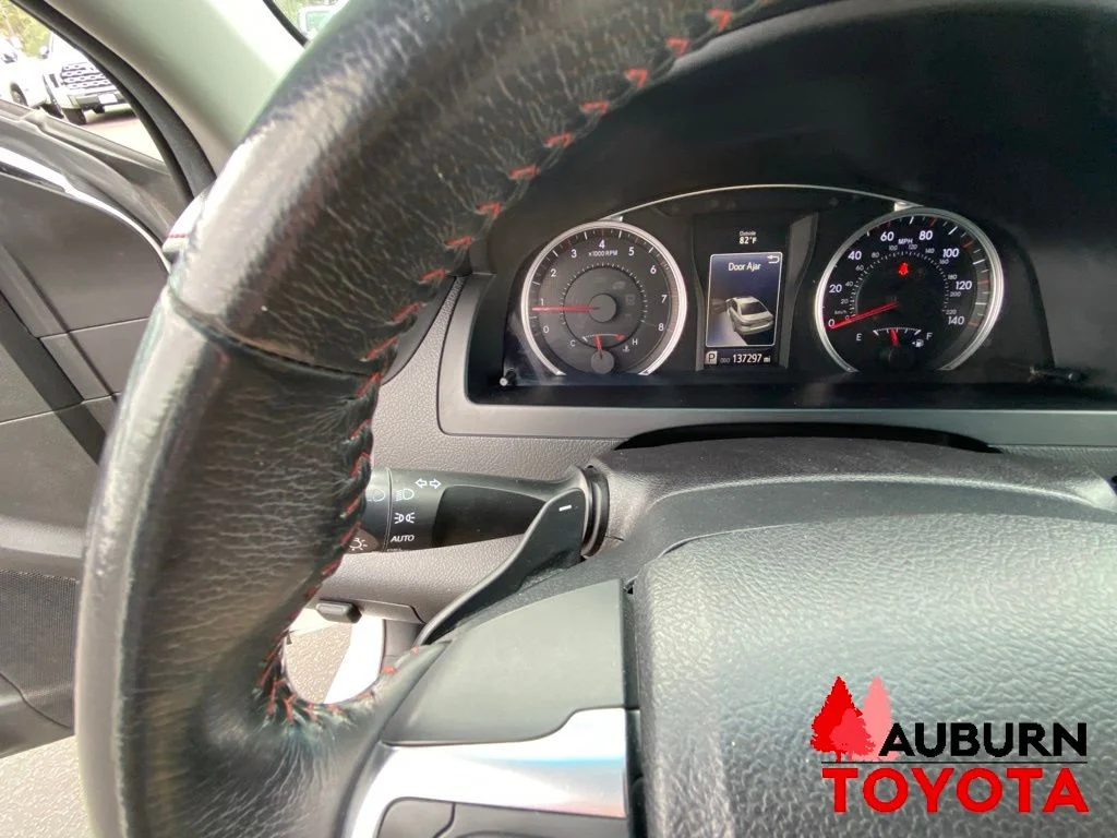 Used 2017 Ice Cap Toyota SE image 35