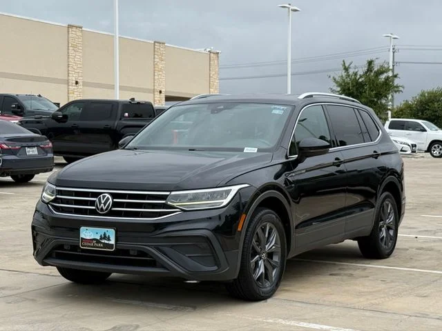 Used 2023 Deep Black Pearl Volkswagen 2.0T SE image 9