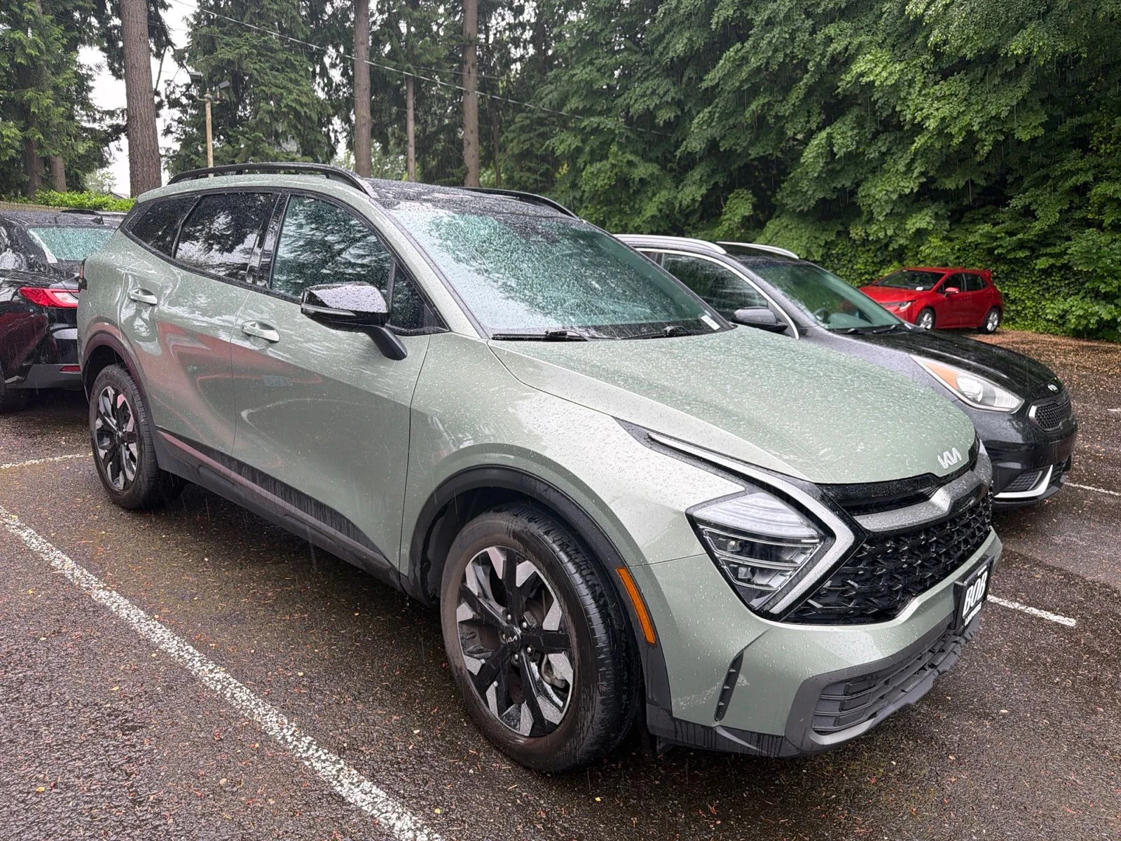 Used 2024 Green Kia X-Line image 3