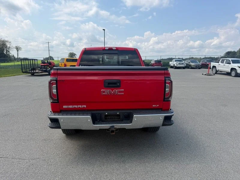 Used 2018 Red GMC SLT image 17