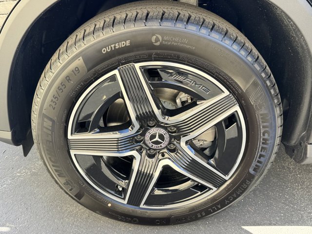 New 2026 Black Mercedes-Benz GLC 300 image 9