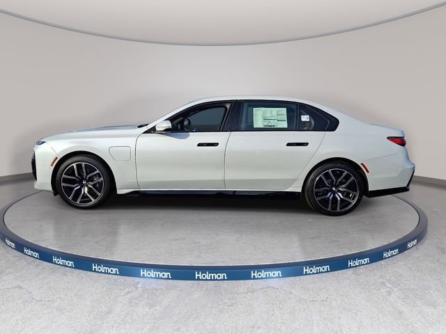 2026 BMW 7 Series 750e - Photo 7