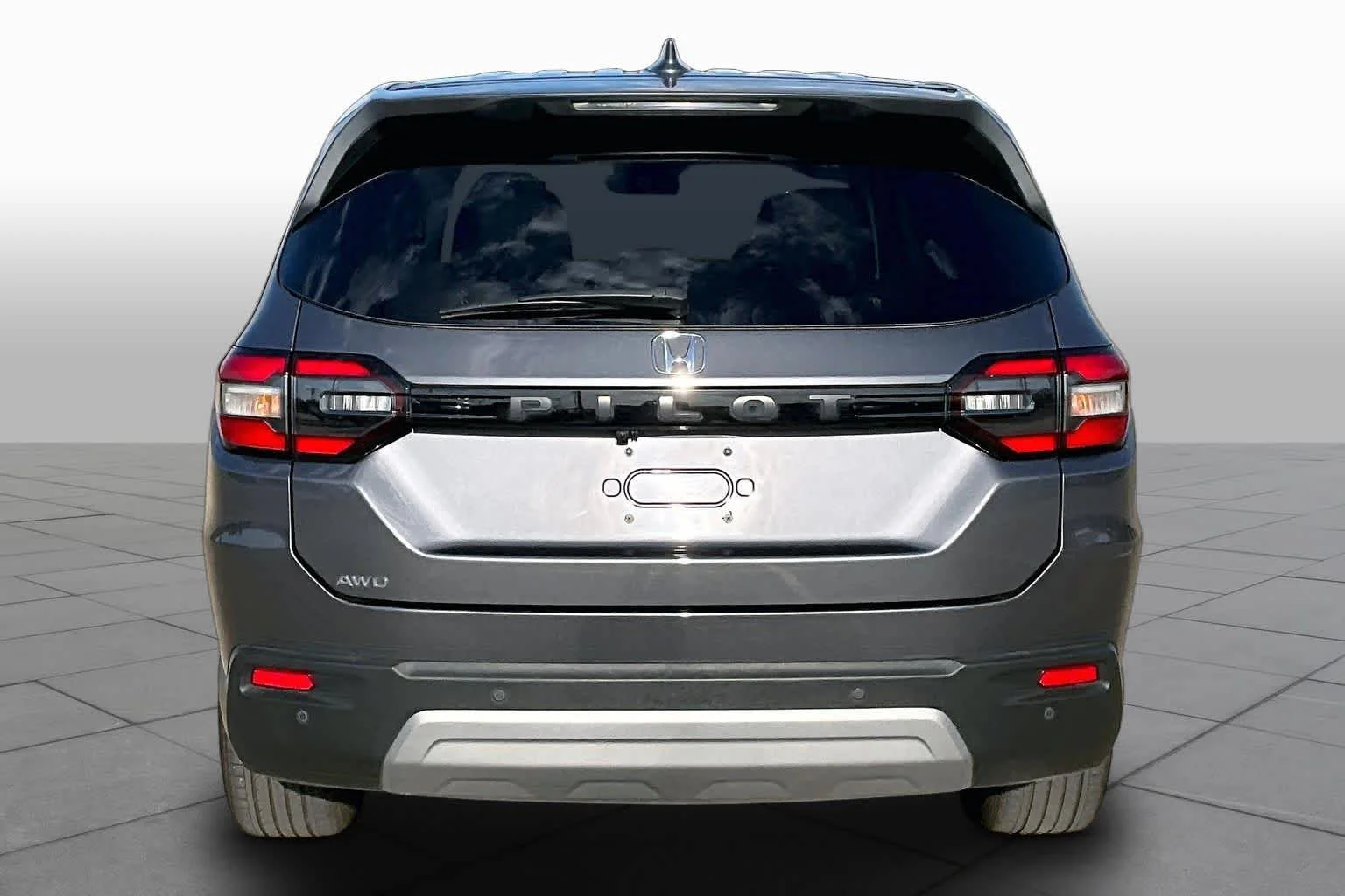 Used 2024 Modern Steel Metallic Honda EX-L 7 Passenger image 5
