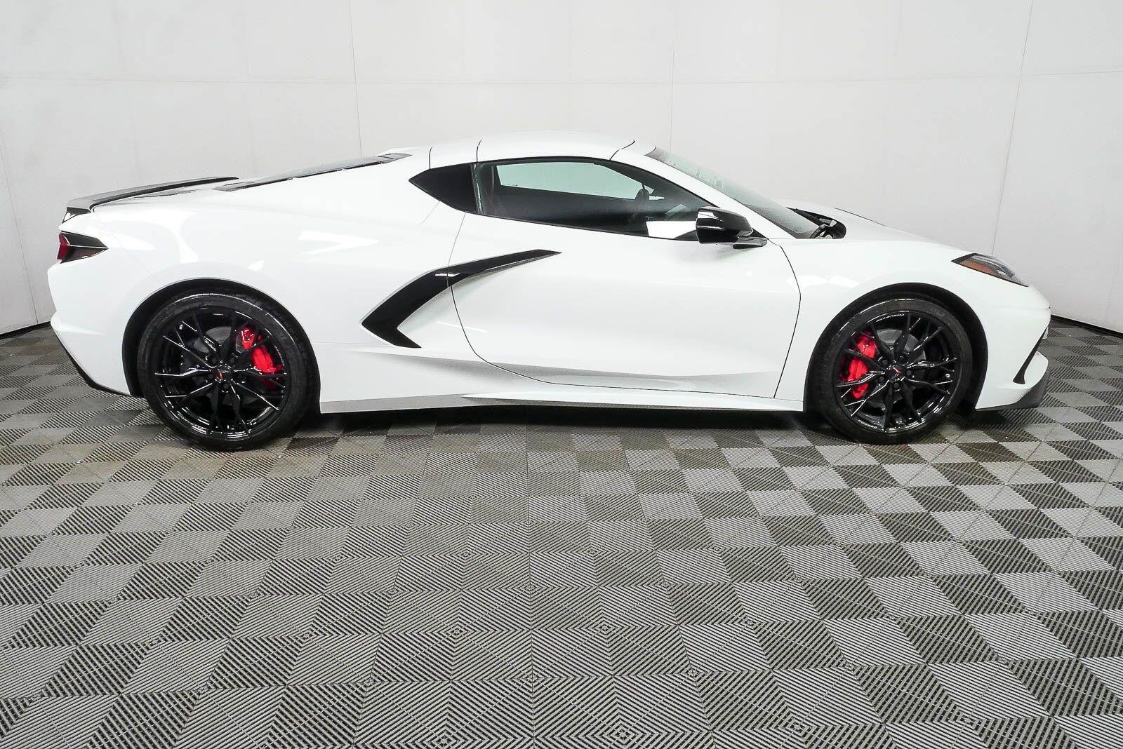 New 2027 Arctic White Chevrolet 1LT image 2