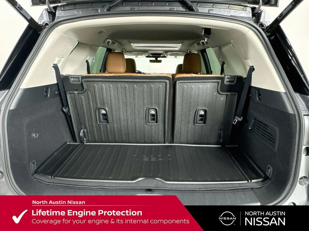 New 2026 Gray Nissan Platinum image 33