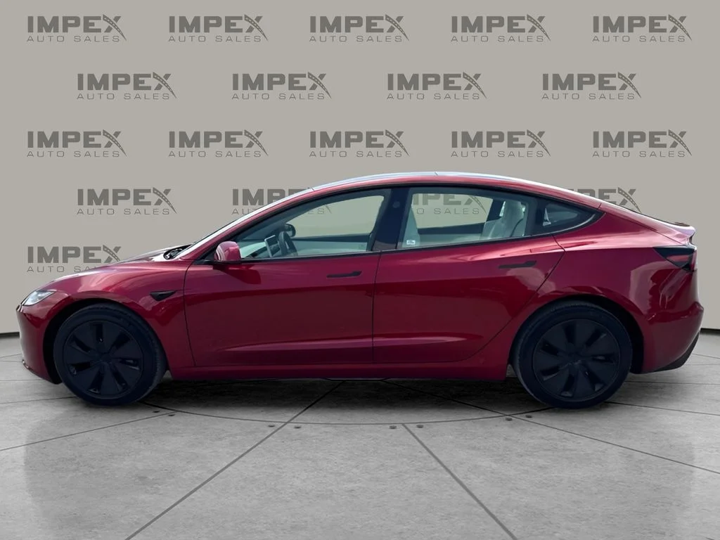 Used 2024  Tesla Base image 2