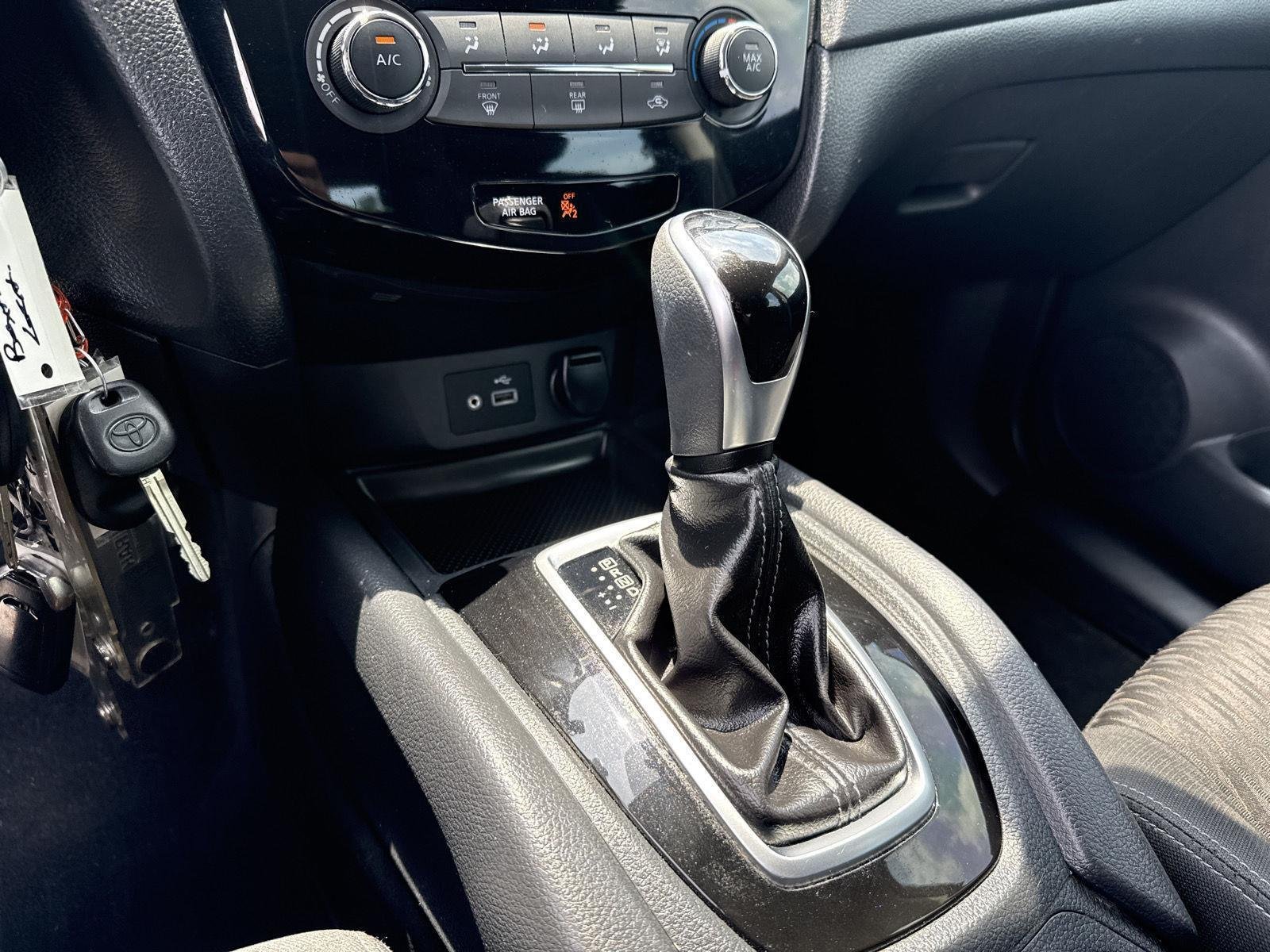 Used 2020 Magnetic Black Pearl Nissan S image 4