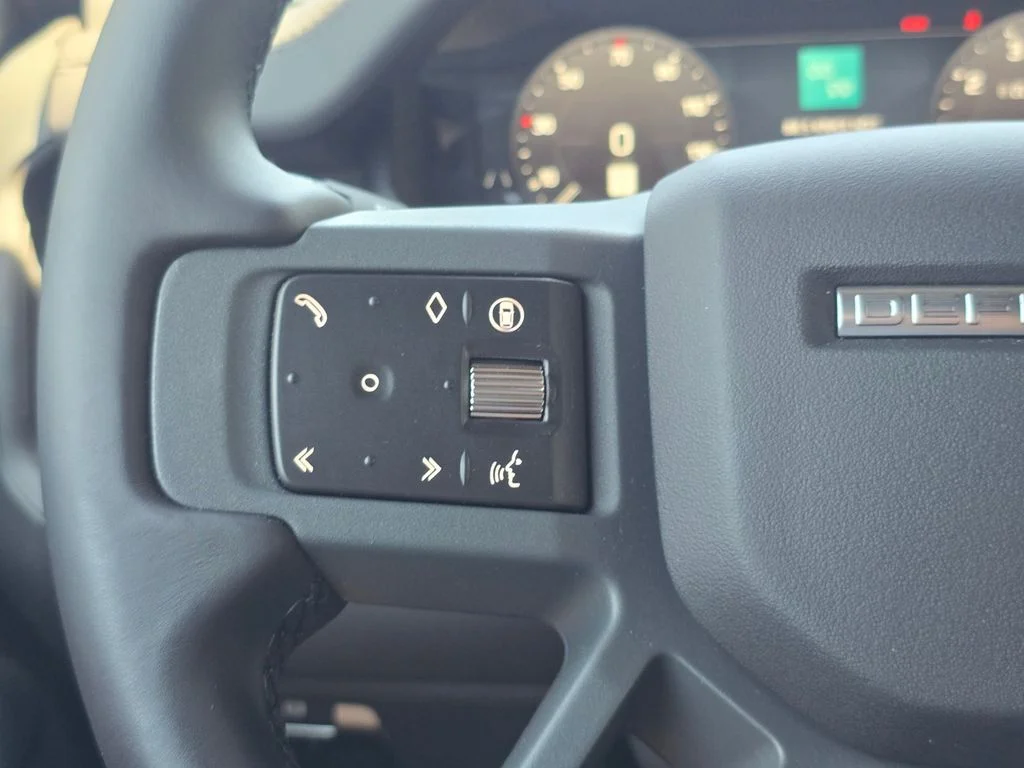 New 2026 Sedona Red LAND ROVER X-Dynamic SE image 16