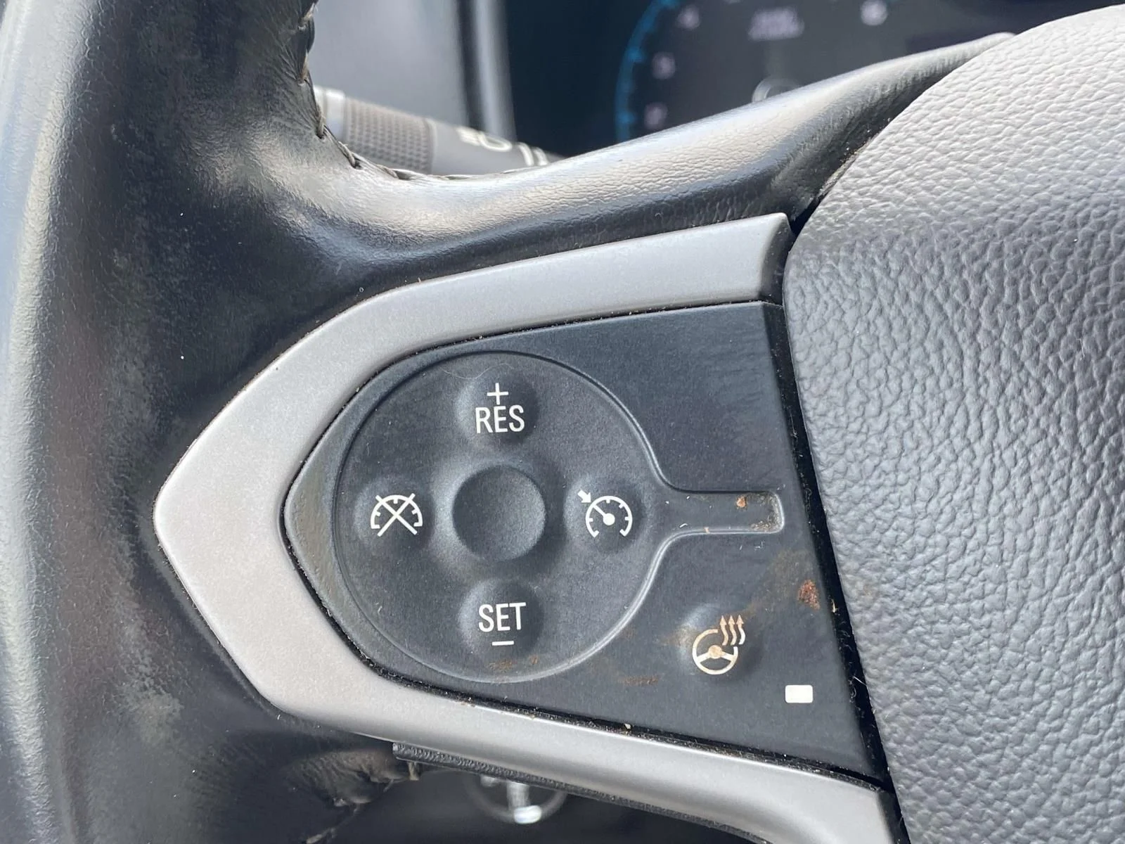 Used 2022 Beige Chevrolet ZR2 image 25