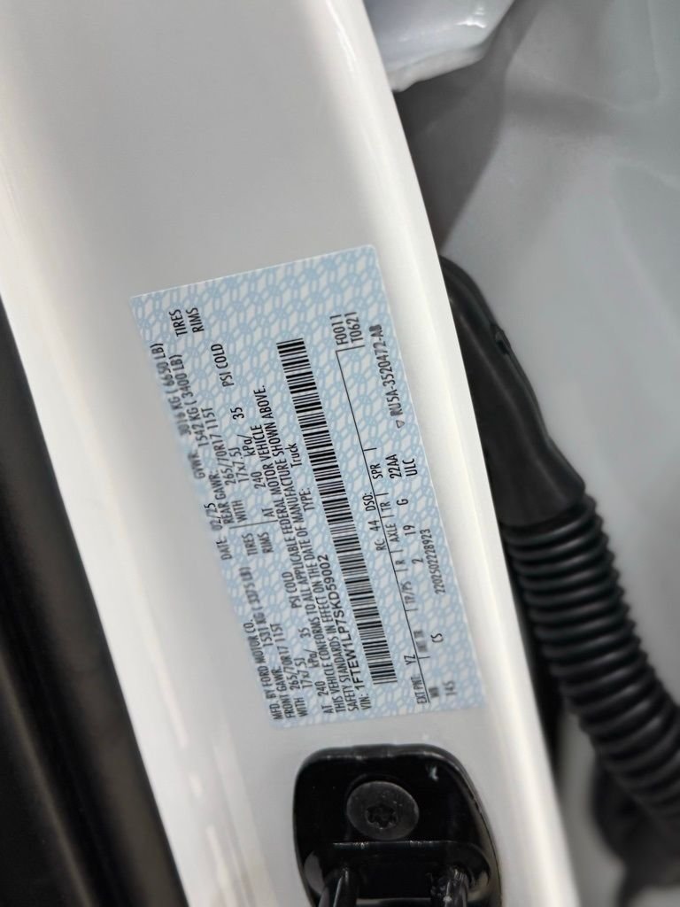 2025 Ford F-150 XL - Photo 32