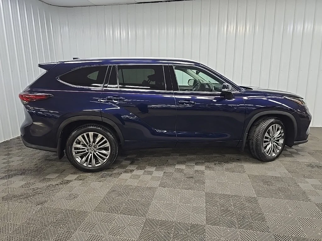 Used 2024  Toyota Platinum image 2