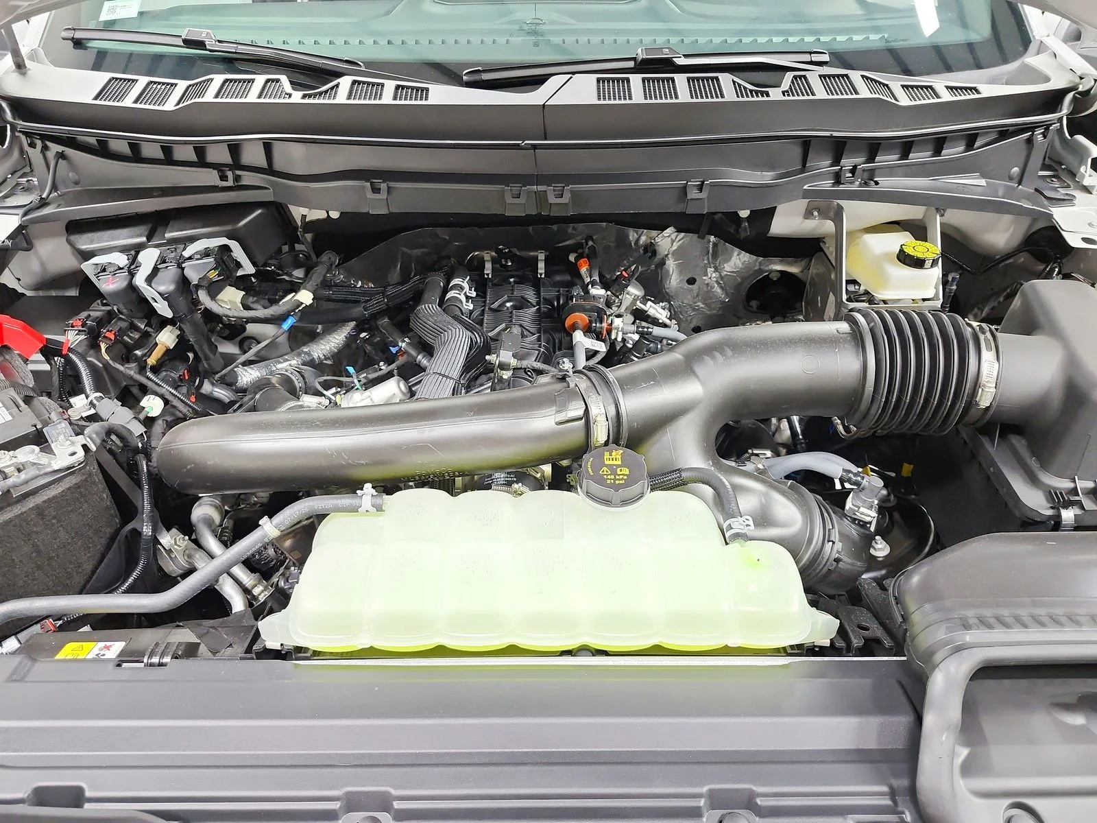 New 2026 White Ford Tremor image 18