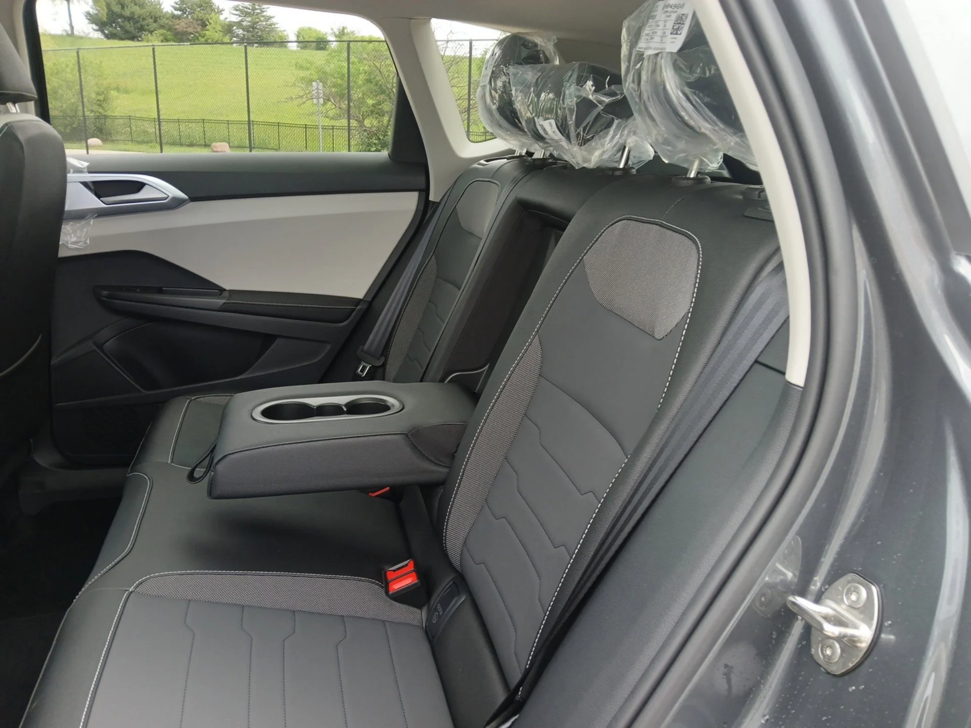 New 2026 Platinum Gray Metallic Volkswagen 1.5T SE image 21