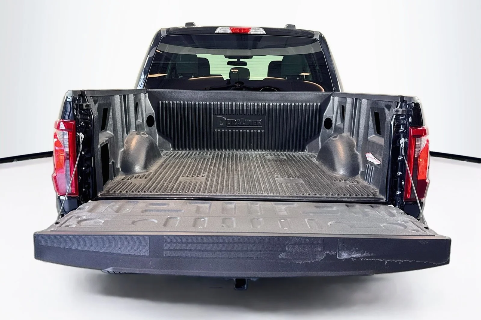 Used 2025 Agate Black Metallic Ford XLT image 24