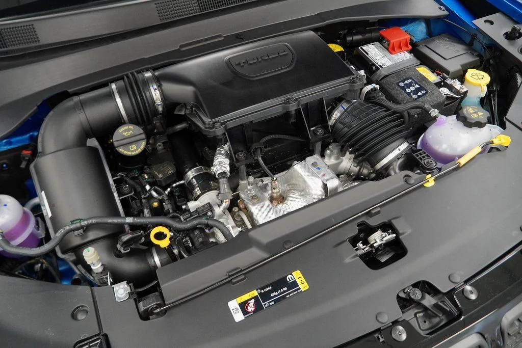 New 2026 Hydro Blue Pearlcoat Jeep Latitude image 38