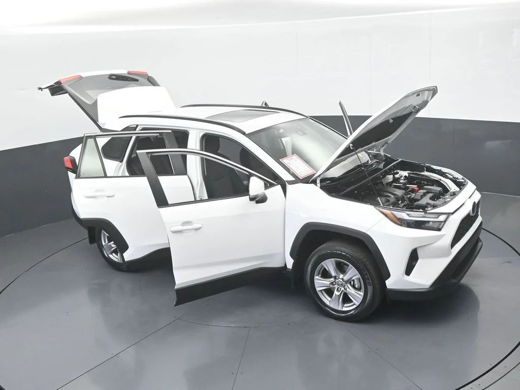 Used 2025 Ice Toyota XLE image 64