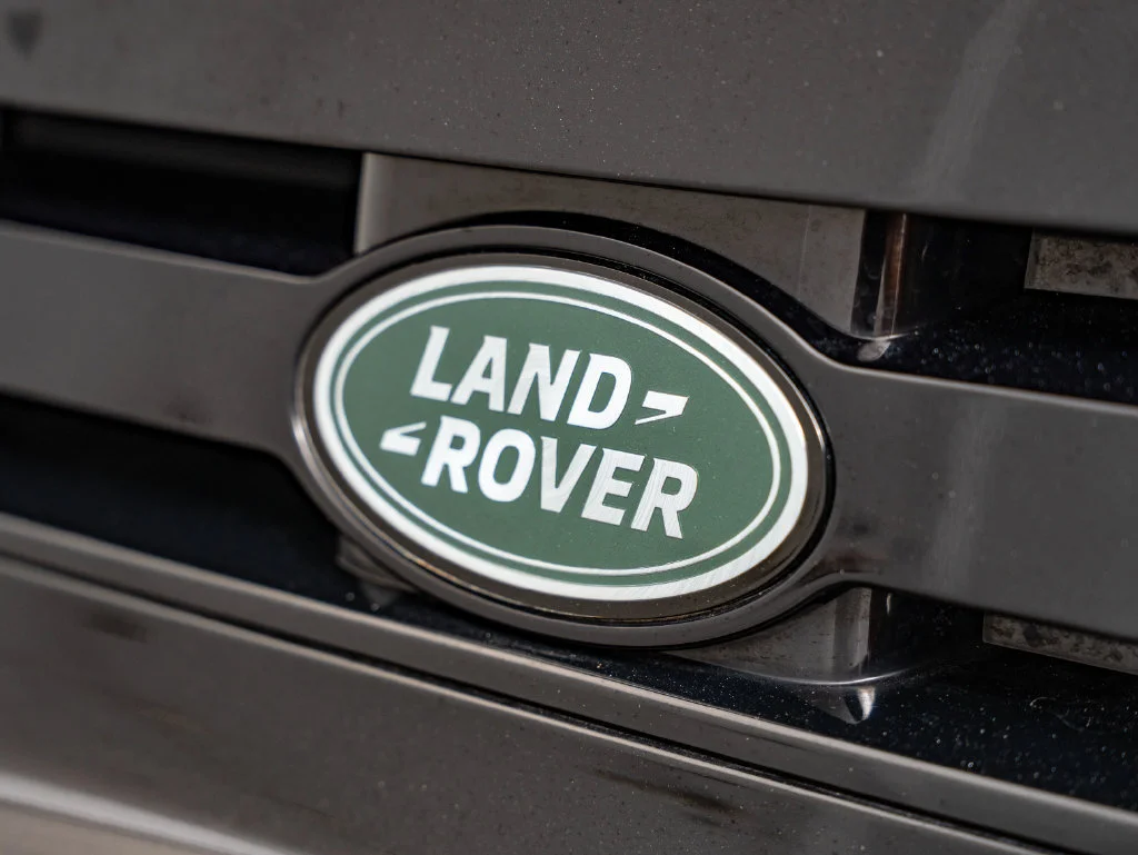 Used 2025 Black Land Rover V8 image 17