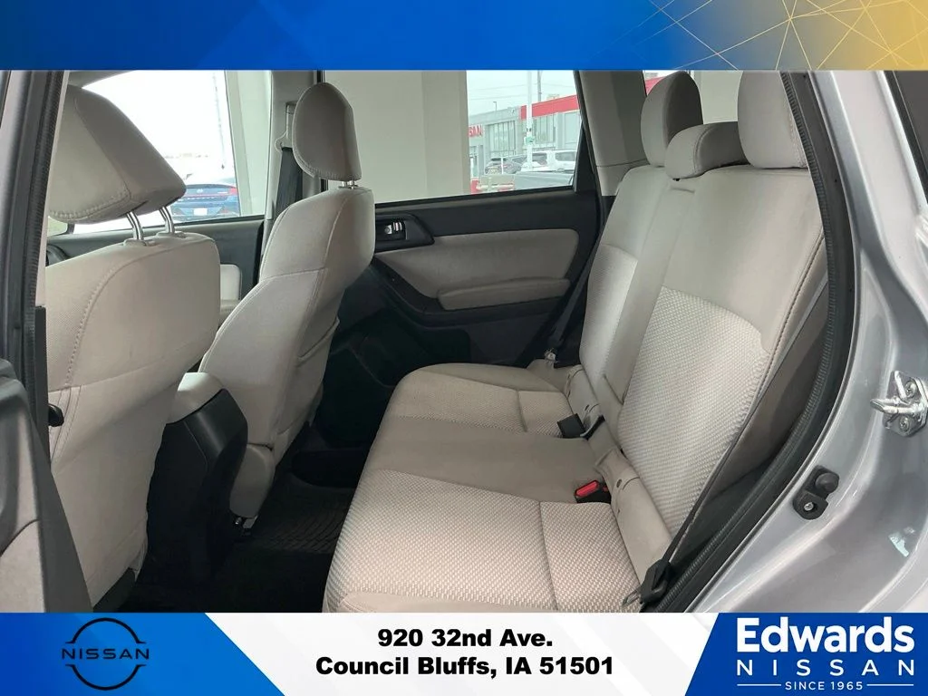 Used 2016 Silver Subaru 2.5i Premium image 13
