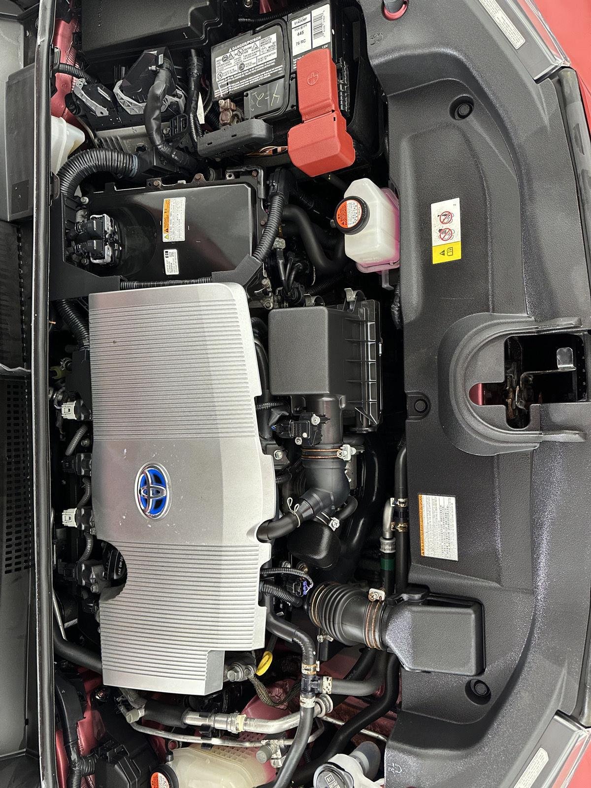 Used 2016 Hypersonic Red Toyota Three image 31