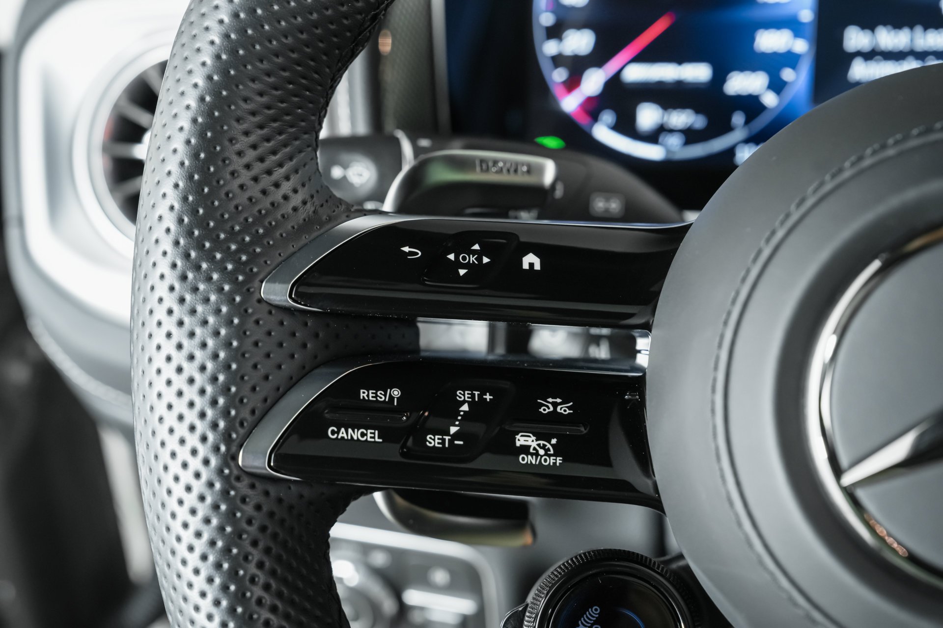 Used 2025  Mercedes-Benz G 63 AMG® image 25