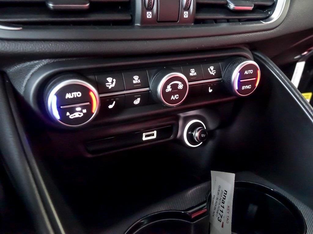 2025 ALFA ROMEO GIULIA (952) - Image 17