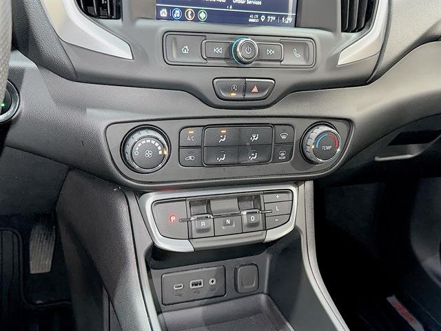 Used 2022 Quicksilver Metallic GMC SLE image 17