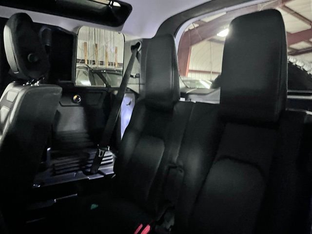 Used 2020 White Land Rover SE image 16