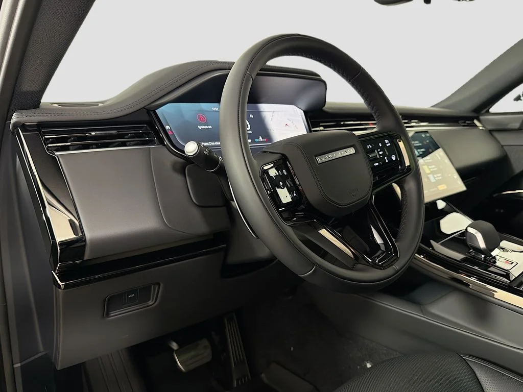 New 2026 Carpathian Grey Land Rover Dynamic SE image 9