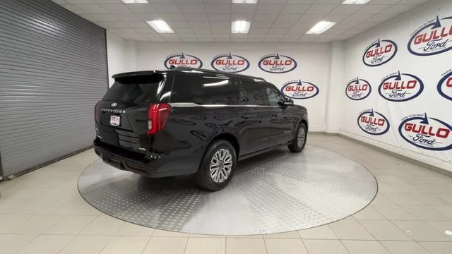 New 2027 Agate Black Metallic Ford Platinum image 12