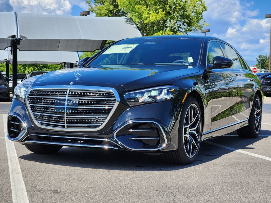 New 2027 Obsidian Black Metallic Mercedes-Benz S 580 4MATIC® image 4