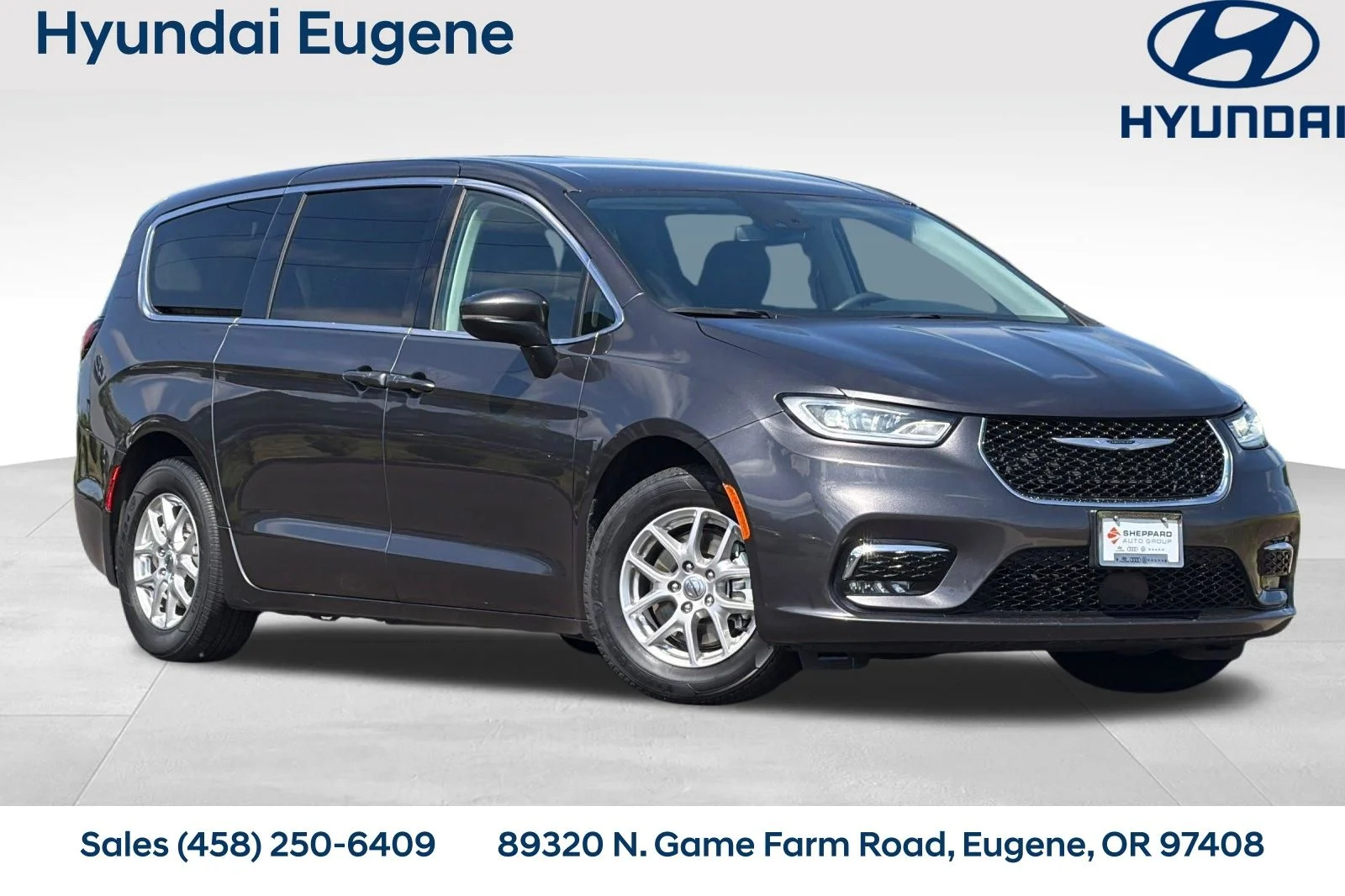 2023 Chrysler Pacifica Touring L's photo