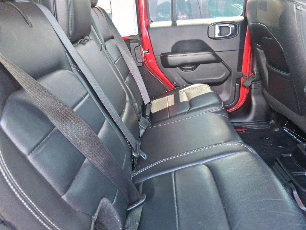Used 2018 Red Jeep Unlimited Sahara image 17