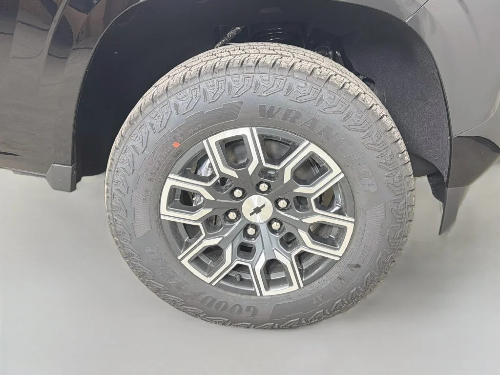 New 2026 Black Chevrolet Z71 image 27
