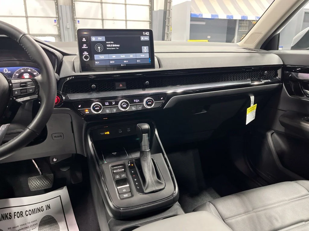 Used 2026 Solar Silver Metallic Honda EX-L image 21