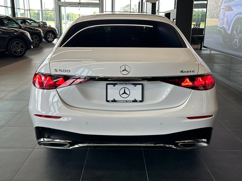 New 2027 MANUFAKTUR Moonlight White Metallic Mercedes-Benz S 580 image 33